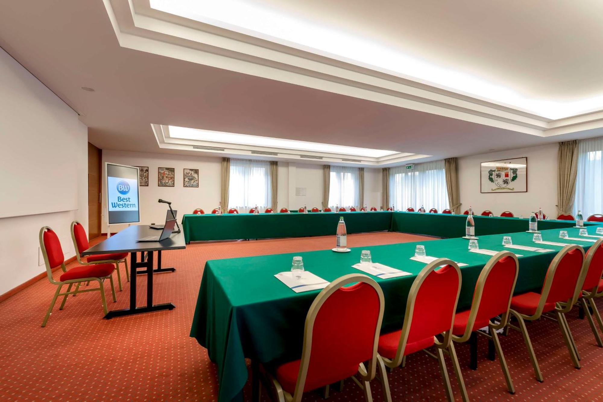 Best Western Cavalieri Della Corona Cardano Al Campo Esterno foto